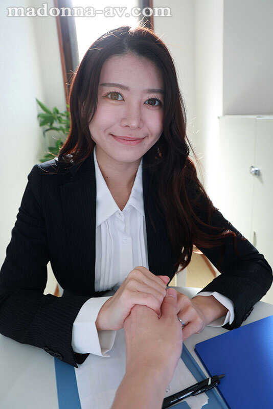 JUVR-234 篠原いよ 自宅密着からイチャイチャが始まり手コキ&パイズリ 不倫・母乳