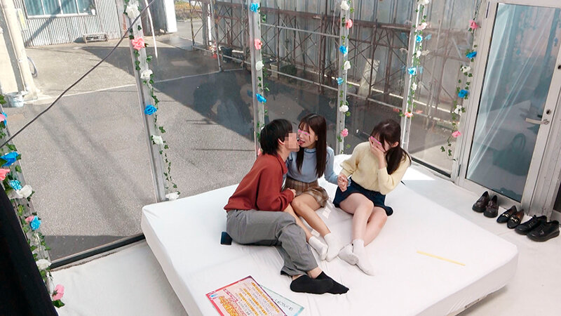 【千川とわ,前田美波,皆瀬あかり,桜木美音,南紫音,竹内美涼】顔出しMM号 女子大生限定 ザ・マジックミラー 徹底検証!男女の友情は成立する!?友達関係のリアル素人大学生3人が日本一エロ~い車の中で初めての逆3P体験!女友達とのハーレムSEXでW生中出しスペシャル!|ディープス 2枚目